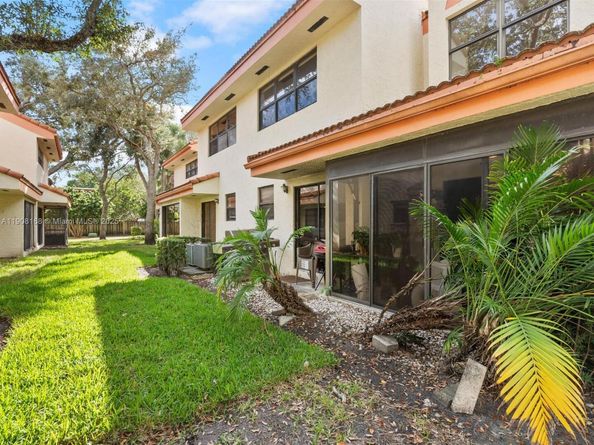 3400 Emerald Oaks Dr 801, Hollywood FL 33021