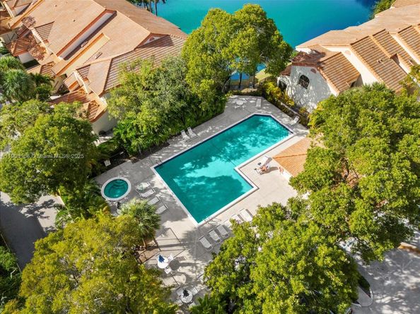 3400 Emerald Oaks Dr 801, Hollywood FL 33021