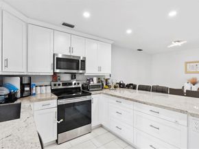 3400 Emerald Oaks Dr 801, Hollywood FL 33021