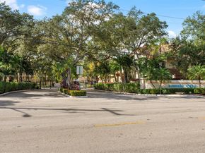 3400 Emerald Oaks Dr 801, Hollywood FL 33021
