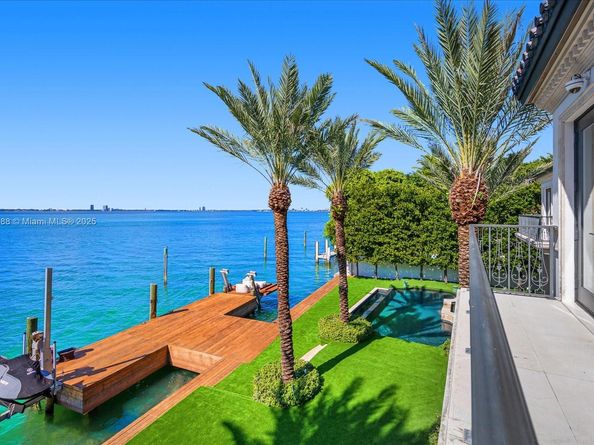 4340 N Bay Rd, Miami Beach FL 33140