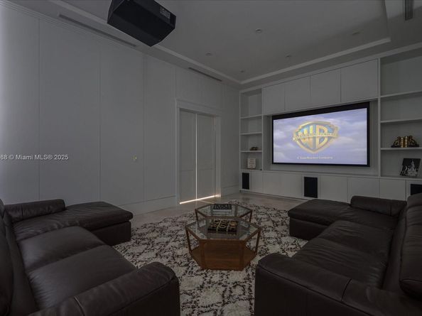 4340 N Bay Rd, Miami Beach FL 33140