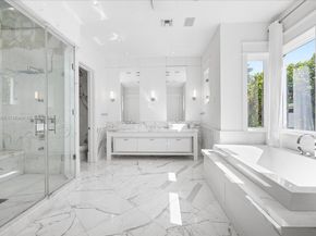 4340 N Bay Rd, Miami Beach FL 33140