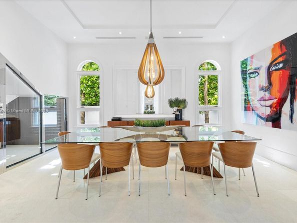 4340 N Bay Rd, Miami Beach FL 33140