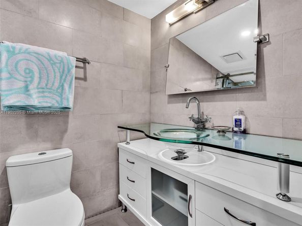 16570 NE 26th Ave 3A, North Miami Beach FL 33160