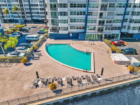 16570 NE 26th Ave 3A, North Miami Beach FL 33160