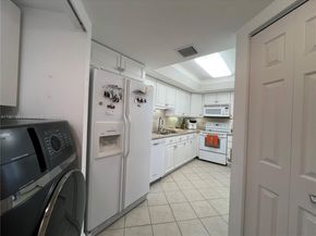 520 Brickell Key Dr A900, Miami FL 33131