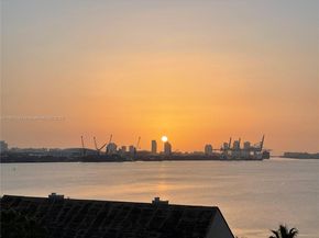 520 Brickell Key Dr A900, Miami FL 33131