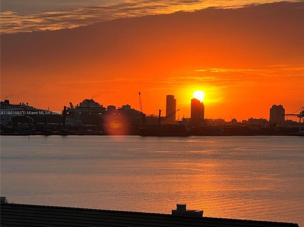 520 Brickell Key Dr A900, Miami FL 33131