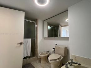 520 Brickell Key Dr A900, Miami FL 33131