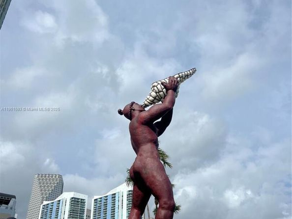 520 Brickell Key Dr A900, Miami FL 33131