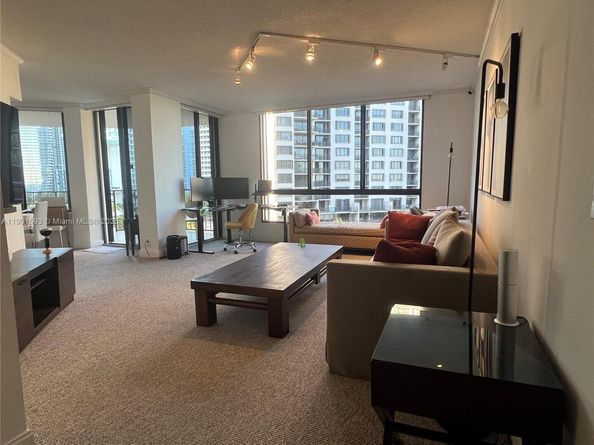520 Brickell Key Dr A900, Miami FL 33131