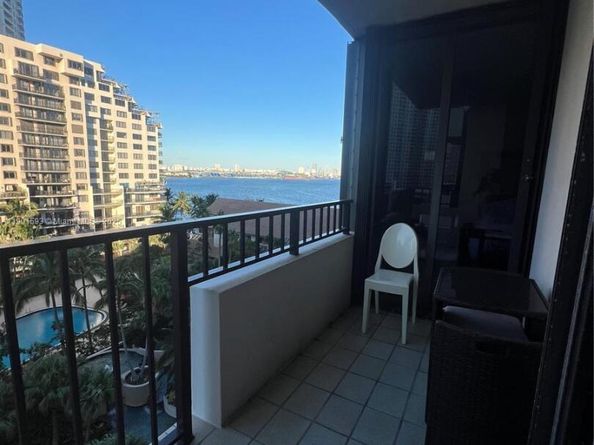 520 Brickell Key Dr A900, Miami FL 33131