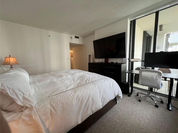 520 Brickell Key Dr A900, Miami FL 33131