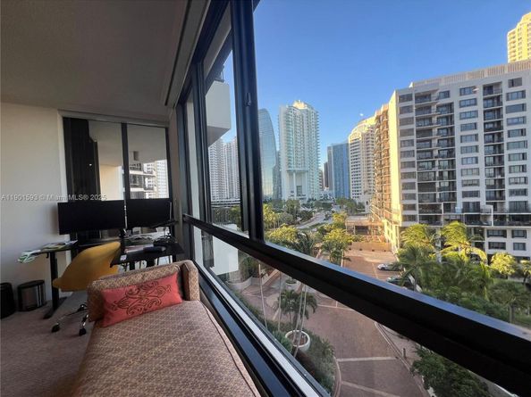 520 Brickell Key Dr A900, Miami FL 33131