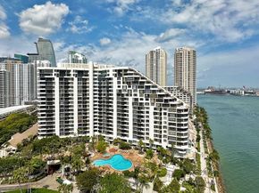 520 Brickell Key Dr A900, Miami FL 33131