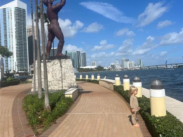 520 Brickell Key Dr A900, Miami FL 33131