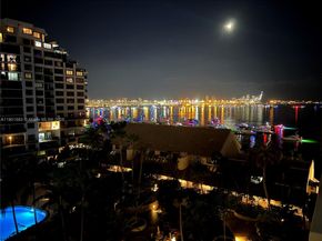 520 Brickell Key Dr A900, Miami FL 33131