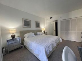 520 Brickell Key Dr A900, Miami FL 33131