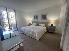 520 Brickell Key Dr A900, Miami FL 33131