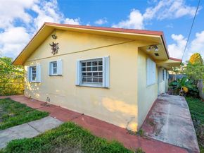 2029 NW 5th St, Miami FL 33125