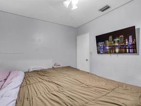 2029 NW 5th St, Miami FL 33125