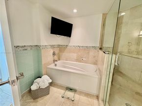 1800 N Bayshore Dr 1801, Miami FL 33132