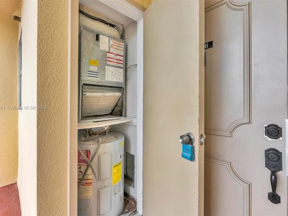 3661 Via Poinciana 206, Lake Worth FL 33467