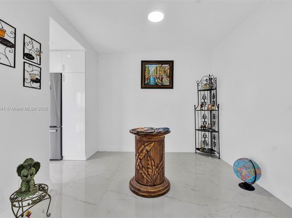 3661 Via Poinciana 206, Lake Worth FL 33467