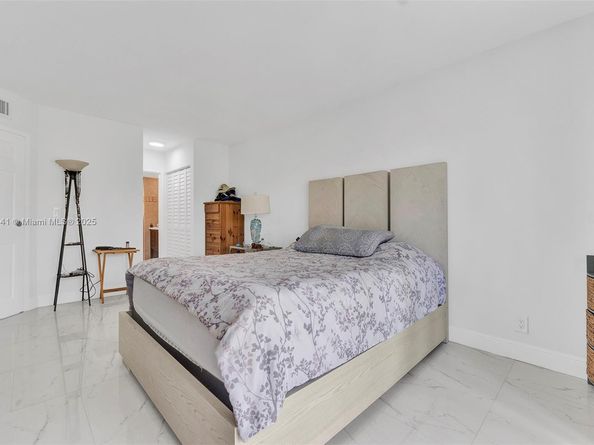 3661 Via Poinciana 206, Lake Worth FL 33467