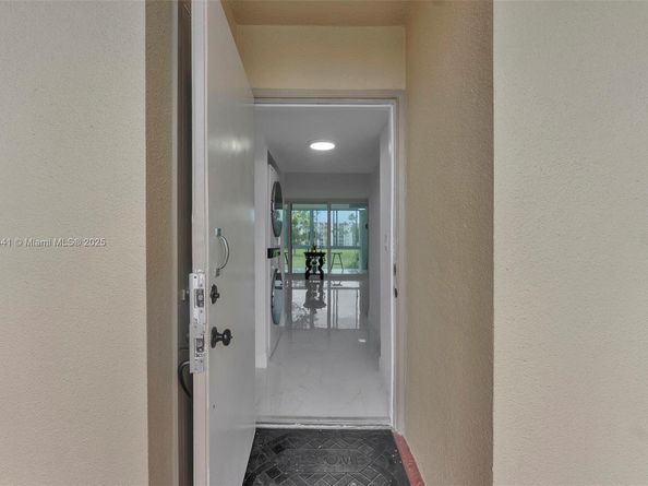 3661 Via Poinciana 206, Lake Worth FL 33467