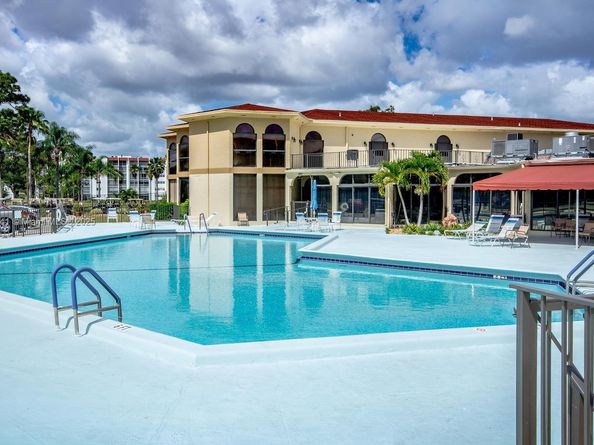 3661 Via Poinciana 206, Lake Worth FL 33467