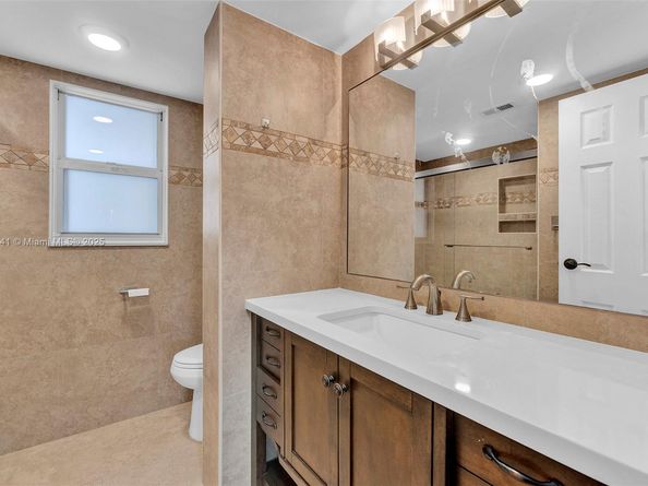 3661 Via Poinciana 206, Lake Worth FL 33467
