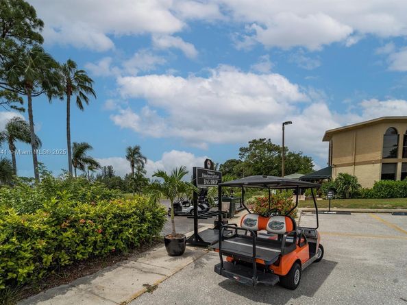 3661 Via Poinciana 206, Lake Worth FL 33467