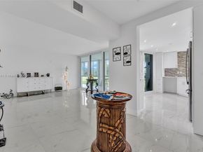3661 Via Poinciana 206, Lake Worth FL 33467