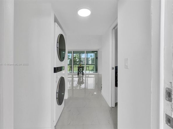 3661 Via Poinciana 206, Lake Worth FL 33467