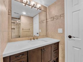 3661 Via Poinciana 206, Lake Worth FL 33467