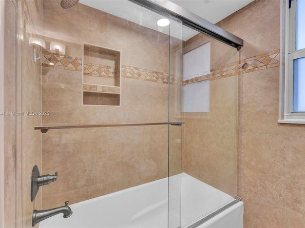 3661 Via Poinciana 206, Lake Worth FL 33467