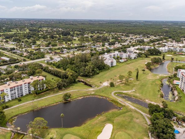 3661 Via Poinciana 206, Lake Worth FL 33467