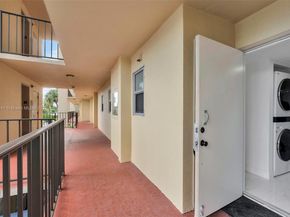 3661 Via Poinciana 206, Lake Worth FL 33467