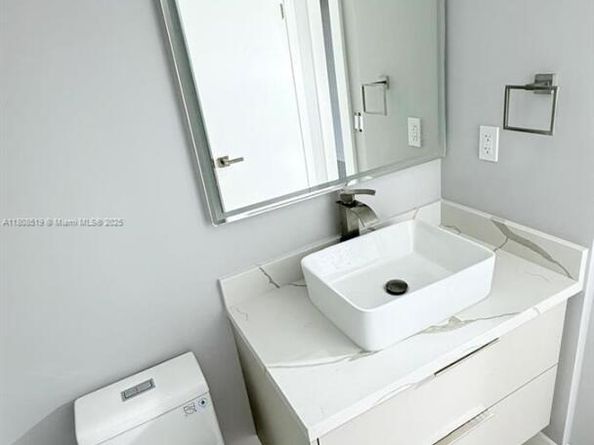 20379 W Country Club Dr 1233, Aventura FL 33180