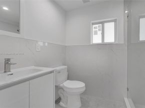 521 NW 33rd Ave, Miami FL 33125