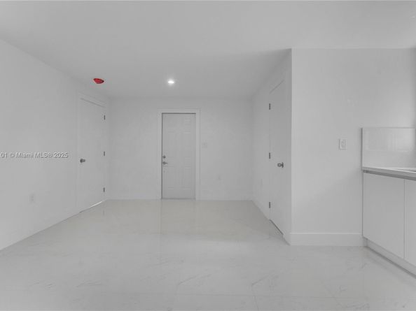 521 NW 33rd Ave, Miami FL 33125