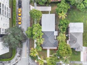 521 NW 33rd Ave, Miami FL 33125