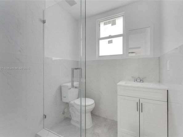 521 NW 33rd Ave, Miami FL 33125