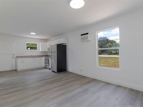 1021 W 33rd St, Riviera Beach FL 33404