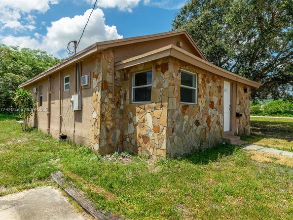 1021 W 33rd St, Riviera Beach FL 33404