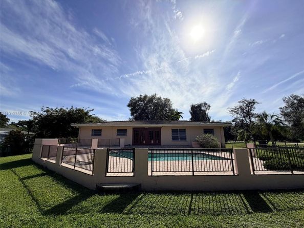 14431 Mustang Trl, Southwest Ranches FL 33330