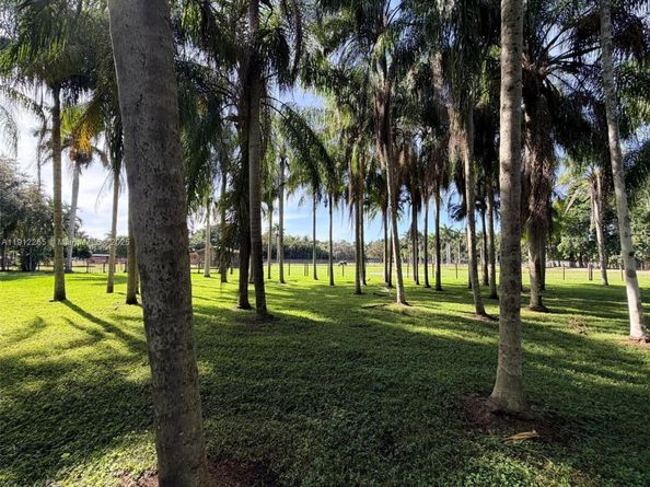 14431 Mustang Trl, Southwest Ranches FL 33330