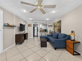 1308 Bayview Dr 2B, Fort Lauderdale FL 33304